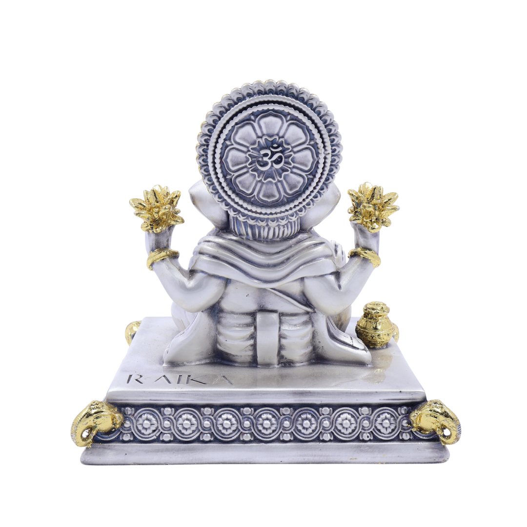 Raika's Ganesha - 3029 Gold Leaf | Medium