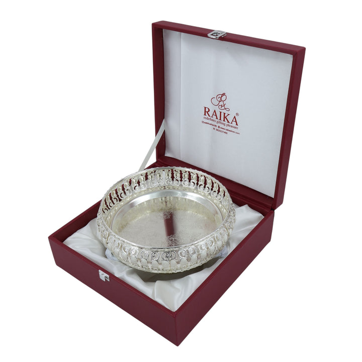 Royal Round Decorative Tray | M White